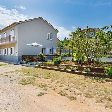 Appartment Rezika ชิโล ภายนอก รูปภาพ